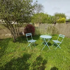 Large 60 m² F2 (one-bedroom apartment) - Image 3