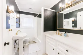 Willow | 2 King Beds | Vintage Charm | Near TTU - Image 5
