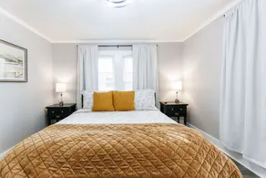 Willow | 2 King Beds | Vintage Charm | Near TTU - Image 4