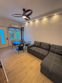 The locals Vouliagmeni square apartment - Image 4