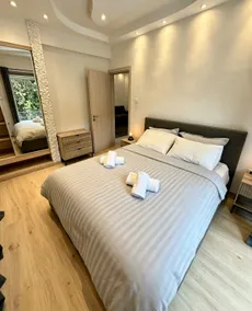 The locals Vouliagmeni square apartment - Image 2