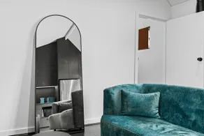 Coastal Noir - Modern Cottesloe Stay - Image 3