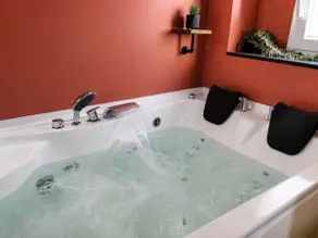 Sweet'Room - Hot Tub & Private Movie Theater - Image 2