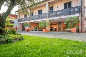 Parking Space, Portico - Franciacorta Haven - Image 2