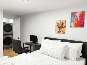 Luxury 1 Bedroom Suite | New | Quite | Full AC - Image 5
