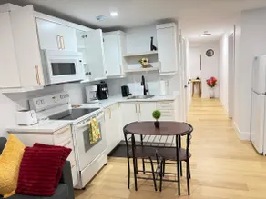 Luxury 1 Bedroom Suite | New | Quite | Full AC - Image 4