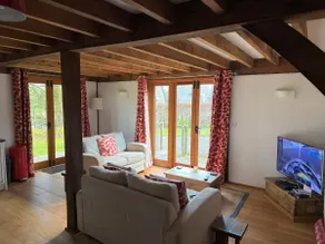 Cabin Sleeps 6 with Parking and Patio - Image 4