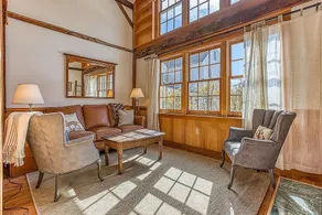 Light-filled Carpenter's Cottage - Image 3