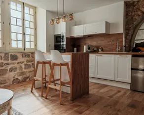 Charm and elegance in the heart of the village. - Image 3