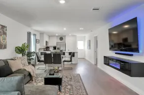 Stylish 3BR Escape • Houston & PVAMU Nearby - Image 2
