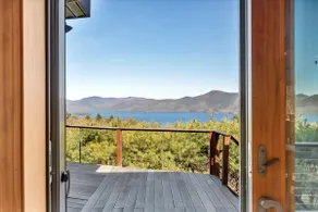 Gorgeous Lake Views Near Marina, Beach & Dining - Image 4