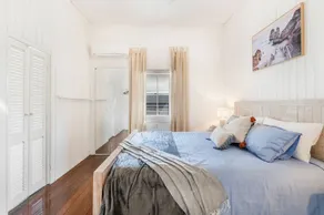 Urangan Beach Cottage | Walk to Beach & Cafés - Image 4