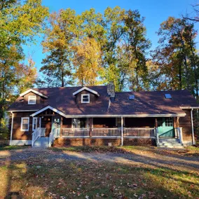 Lake Brittle Log Cabin in the Woods - Image 2
