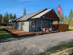 Hot Tub•Private Deck•Dog Friendly•Fenced BIG Yard! - Image 2