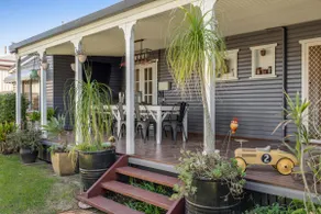 Stylish Cottage Near Hospital Precinct! - Image 5