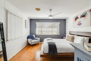 Stylish Cottage Near Hospital Precinct! - Image 3