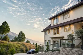 Là Glen 2-BHK Suite - Image 5