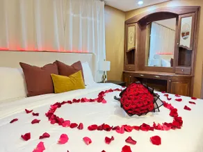 LuxuryKing Suite•Private Entry/Bath+HotTub+Balcony - Image 2