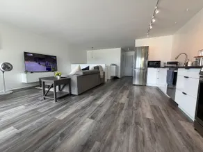 Home Near TRU AND Hospital with Scenic City Views - Image 3