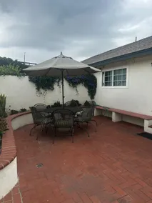 Peaceful Home in Central Location Netflix 4k TV - Image 3