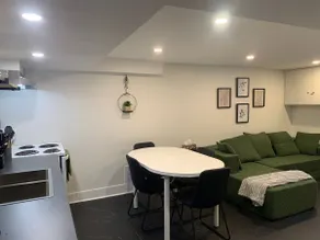 New Sudbury | Chic 2-Bedroom - Image 4