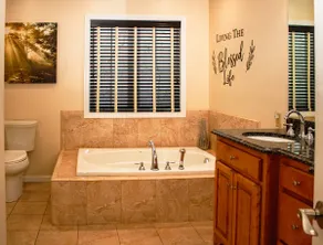 Spacious/Peaceful River View Home For Lg Families - Image 4