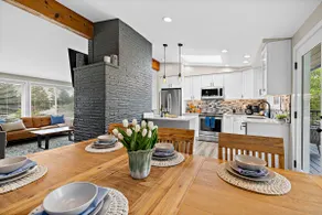 Stylish Stay Near SeaTac & Lightrail to Seattle - Image 2