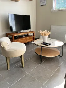 Ideal for Families and Couples - Beautiful Bright 2 Bedroom - Image 2