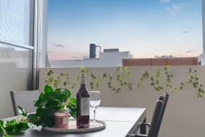 Redfern Sydney CBD Apartment + Free Parking - Image 5