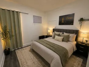 Luxury 3BR | Parking | 14 Min to Manhattan - Image 2