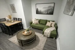Luxury 3BR | Parking | 14 Min to Manhattan - Image 5