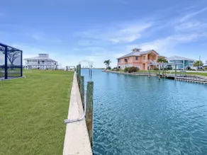 Saltwater Pool & Spa Villa on a Gulf-Access Canal - Image 3