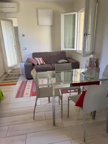 House with garden and parking spaces, 100 meters from the sea - Image 4