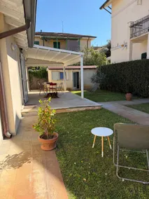 House with garden and parking spaces, 100 meters from the sea - Image 5