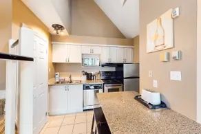 Studio Condo @ North Creek|Pool/Hot Tub/Crave TV - Image 2