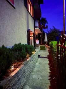 Lake Oasis Loft – Lake View & Private Garden - Image 4