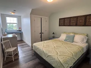 Beautiful open loft-7 minute walk to the beach! 🏖 - Image 4