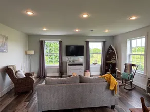 Beautiful open loft-7 minute walk to the beach! 🏖 - Image 5
