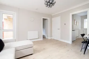 Modern flat - Hertford town - Sleeps 3 - Image 3