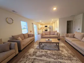 Heart of E-town 5BR Home - Image 3