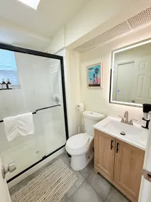 Pet-Friendly 1BR | Near Hofstra, UBS Arena & JFK - Image 5