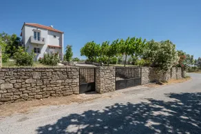 VILLA NEFELI, CON VISTA MONTAGNA, PISCINA PRIVATA E GIARDINO - Image 4