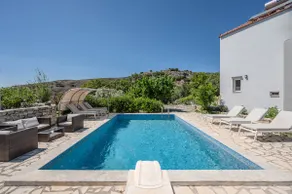 VILLA NEFELI, CON VISTA MONTAGNA, PISCINA PRIVATA E GIARDINO - Image 2