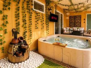 Romantic Waterfront View HotTub Games Theater Pool - Image 5