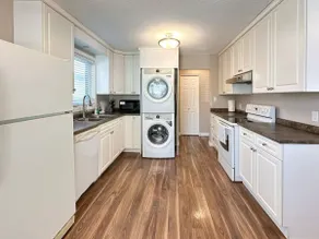 98# Spacious 3BR 1BA Main Floor Suite - Image 2