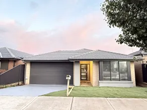Fully Furnished 4 Bedroom Home in Fraser Rise - Image 2