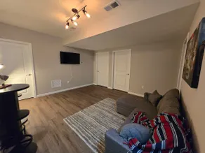 Quiet Family Haven/Pet Secure Backyard/Sleeps 16 - Image 3