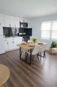 Cozy 2BR Apt Near EWR & World Cup Action - Image 4