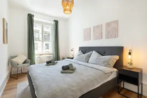 City Views & Spacious Living with Rooftop Terrace - Image 2