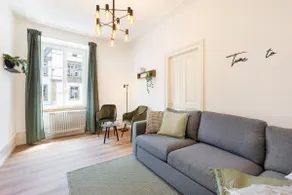 City Views & Spacious Living with Rooftop Terrace - Image 3